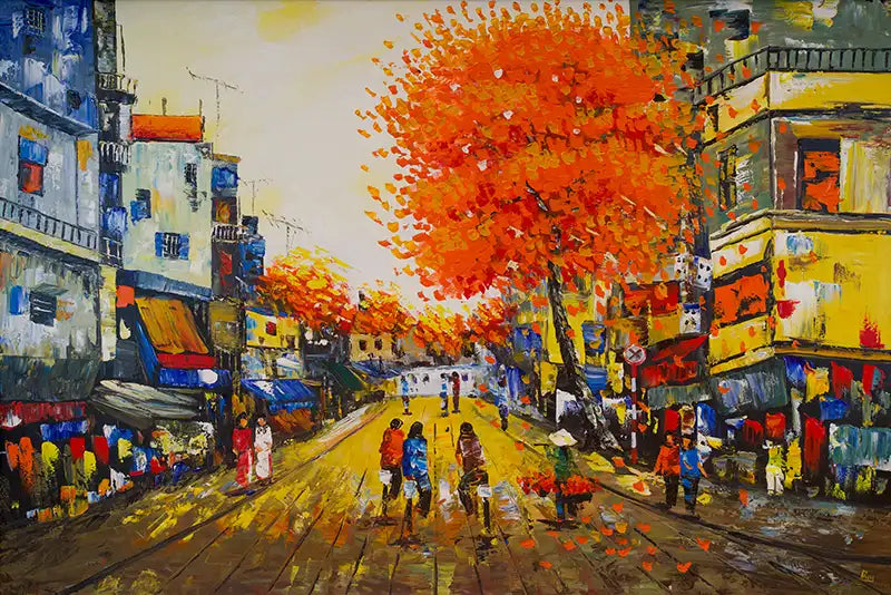 Eine asiatische Stadtansicht, der Blick geht weit in eine Straße, Radfahrer, Menschen und ein auffälliger organener Baum