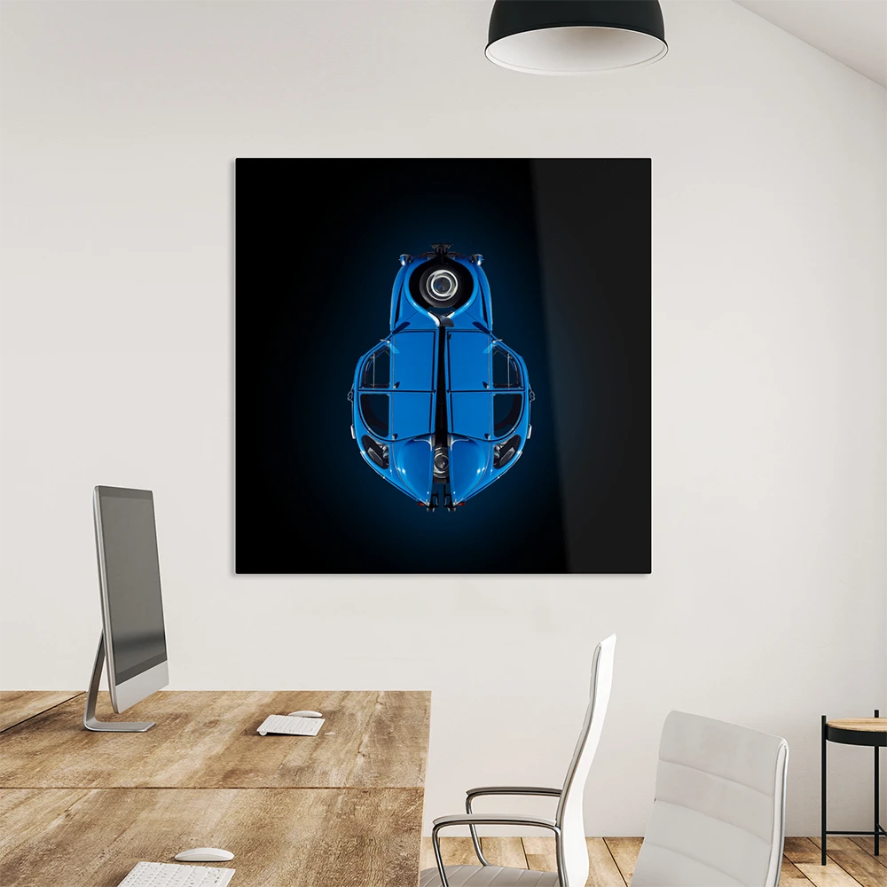 Die legendäre Ente als zeitgenössisches Kunstwerk, gespiegelt und neue komponiert, Farbe blau vor schwarzem Hintergrund, an wand mit weißen Stühlen