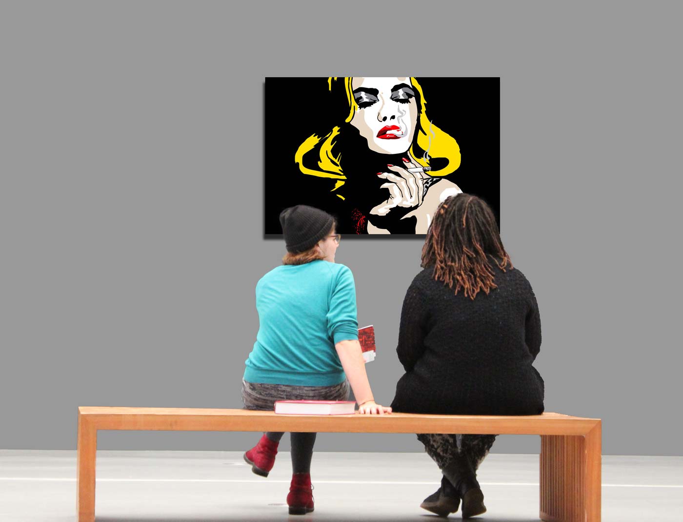 rauchende Frau mit blonden Haaren, an wand im Museum hängend