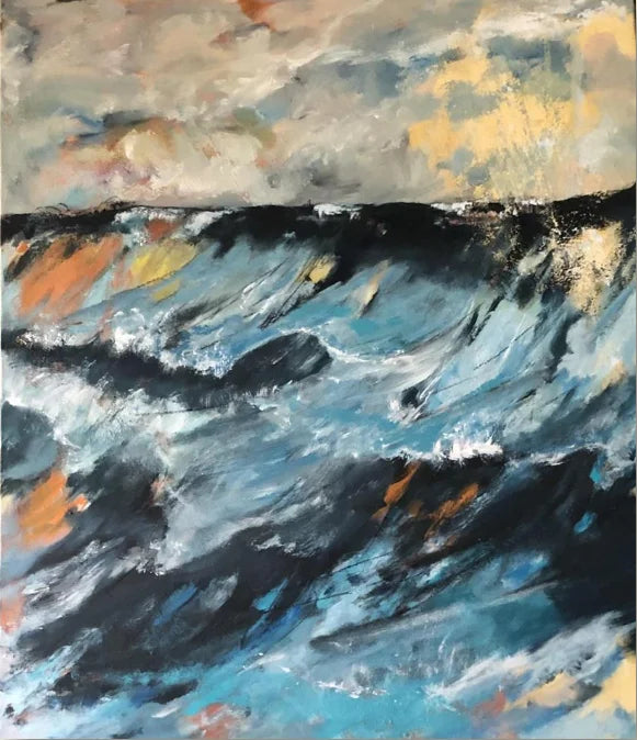 Große Wellenberge mit Wolken, dynamische  Bewegungen