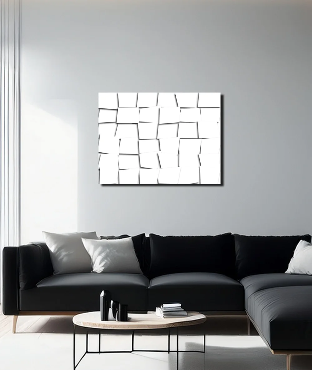 weiße Kacheln in ungleichmäßiger Reihenfolg, überlappend mit Schattenwurf, an heller wand hängend