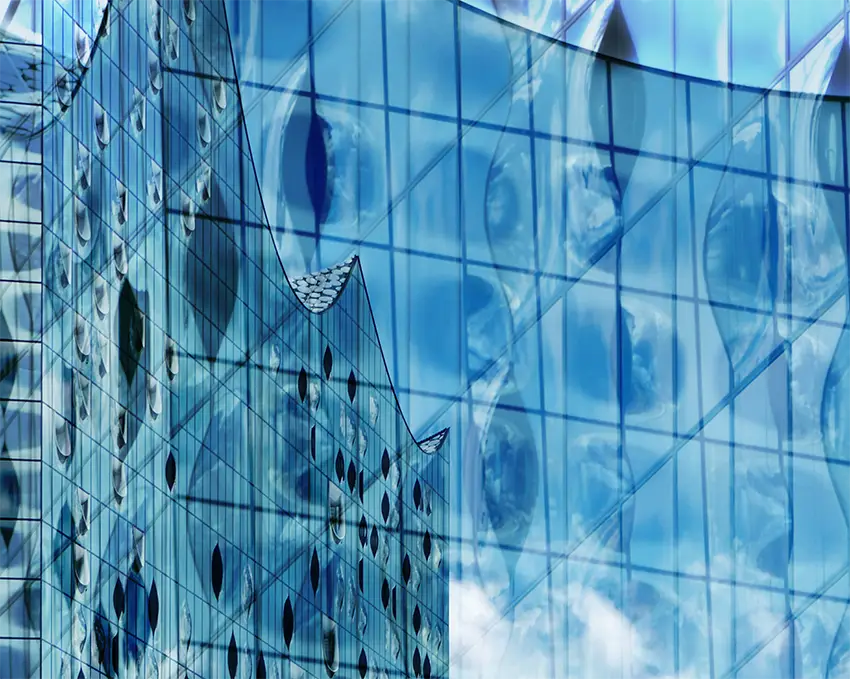 Verschiedene Ansichter der Elbphilharmonie miteinander kombiniert und übereinander gestellt, Detailansicht der Spielgelung in der Mitte